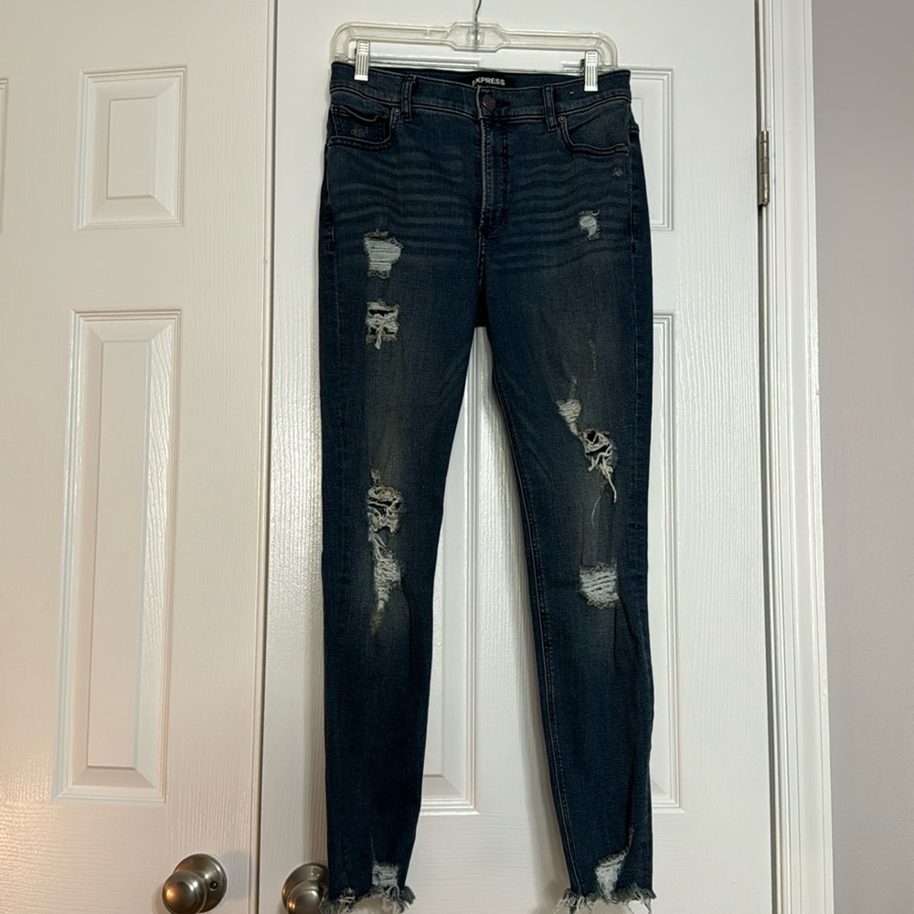 Express Skinny Distressed Jean